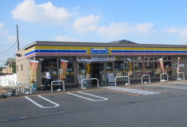コンビニ　ミニストップ　自治医大駅西店（コンビニ）まで862m