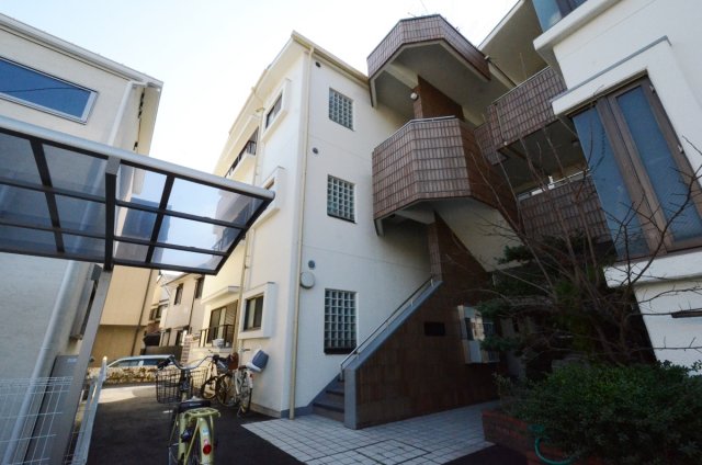 建物外観　敷地内に駐輪場あります！