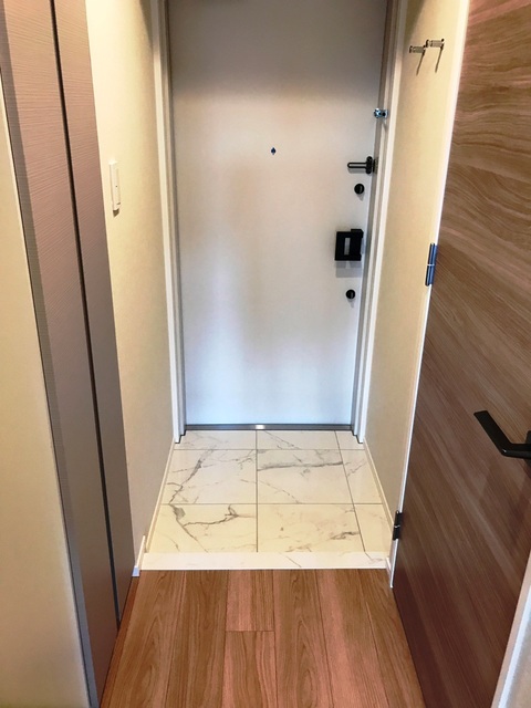 玄関　※写真は同タイプ住戸です。