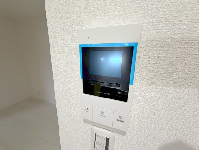セキュリティ　TVモニターホンで来客が誰か確認してから開けて下さいね