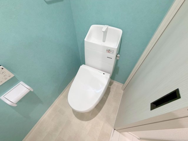 トイレ　綺麗なトイレにはウォシュレット標準装備です。