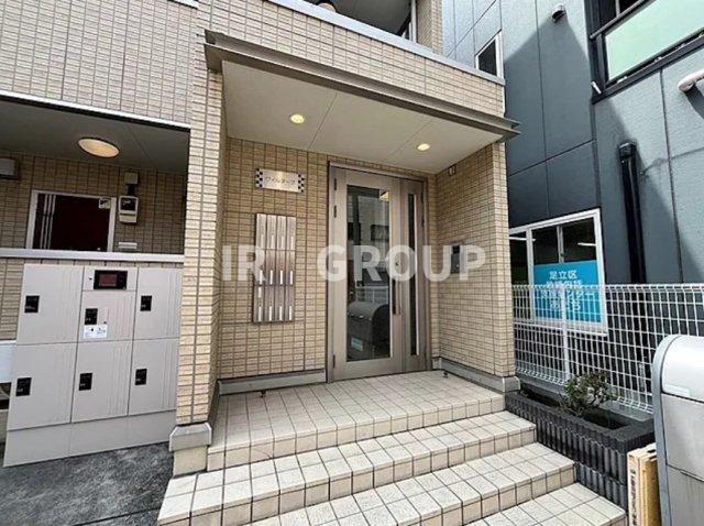 エントランス　清潔なエントランスです