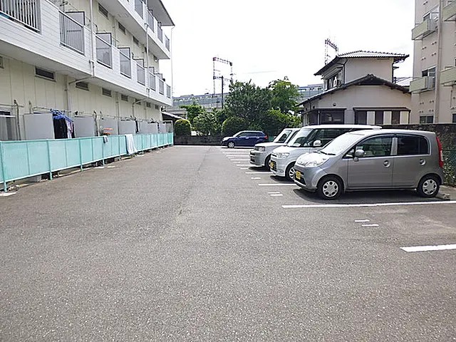 駐車場　駐車場完備です