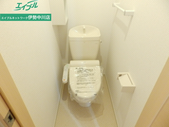 トイレ　同型参考写真