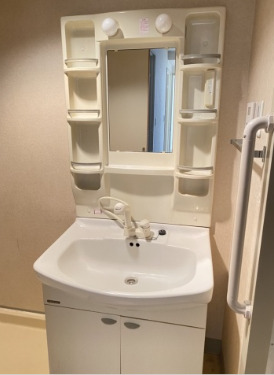 洗面設備　コンパクトで使いやすい洗面所