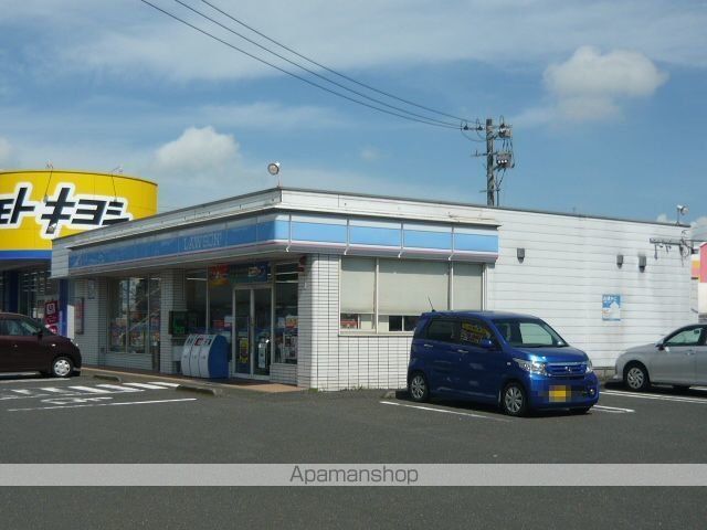 コンビニ　ローソン鹿屋白崎町店（コンビニ）まで380m
