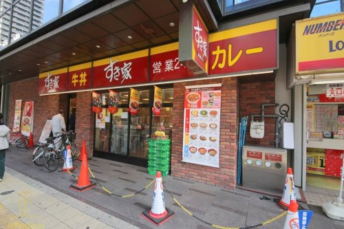 飲食店　すき家 長堀橋駅南店（飲食店）まで805m