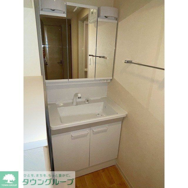 洗面設備　同物件別部屋のお写真になります。現況優先です。