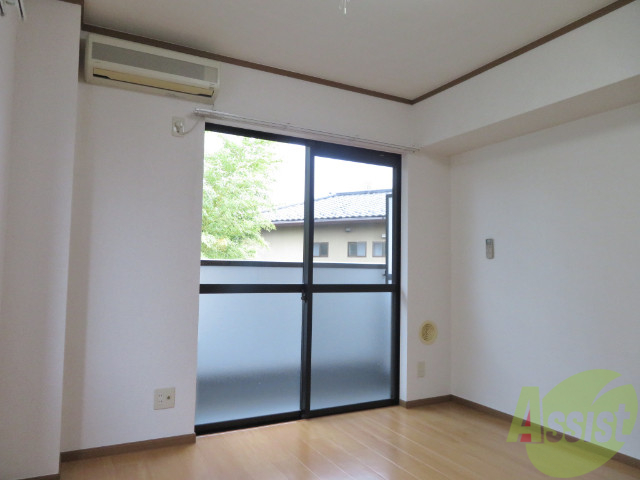 その他部屋・スペース　フローリングの綺麗な９帖のお部屋ですよ。