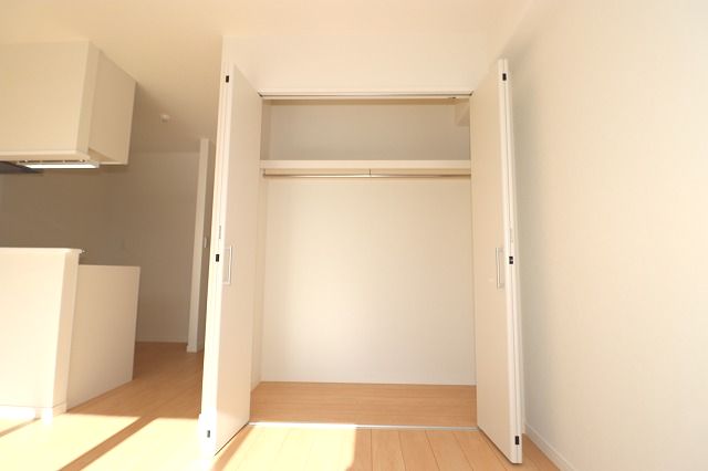 収納　小物を収納するのに便利です ※反転の場合あり