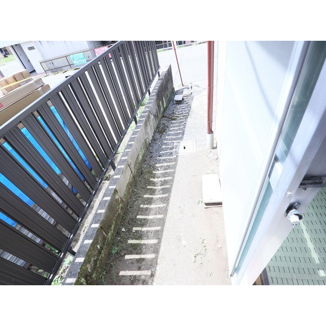 玄関　※リフォーム前の写真です