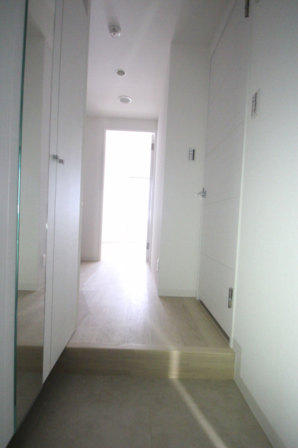 玄関　※同じ部屋番号の写真です