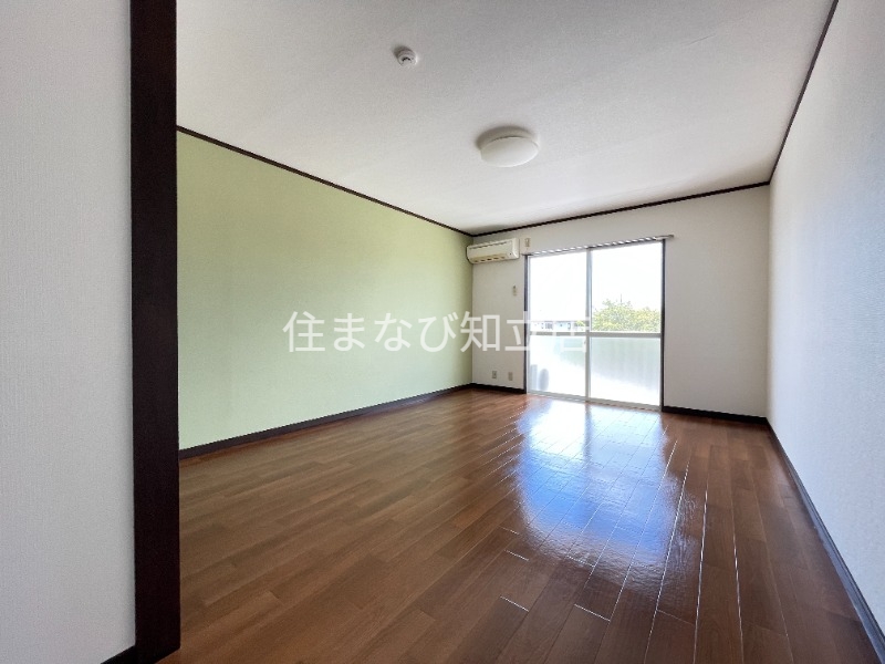 居室・リビング　同型別部屋写真