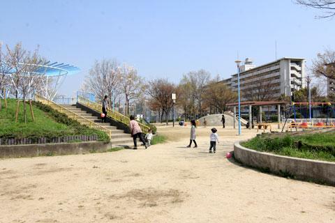 公園　豊里中央公園（公園）まで290m