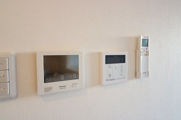 セキュリティ　TVモニター付インターホンで不審者をシャットアウト