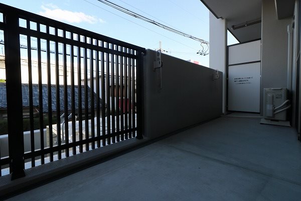 バルコニー　奥行のあるバルコニー