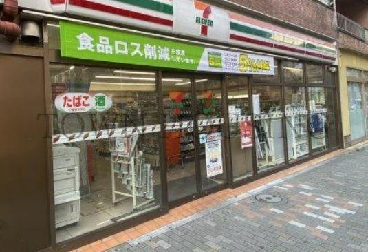 コンビニ　セブンイレブン恵比寿駅東口店（コンビニ）まで500m