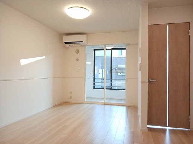 居室・リビング　居間です
