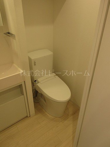トイレ　※別号室参考写真