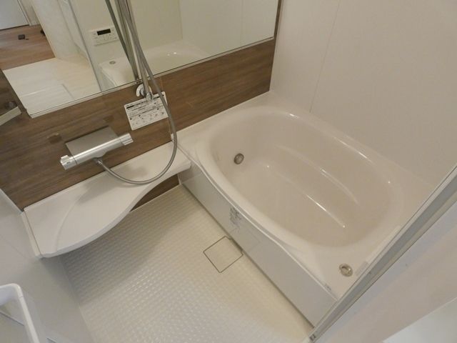 バス・シャワールーム　一日の疲れを流すバスルーム