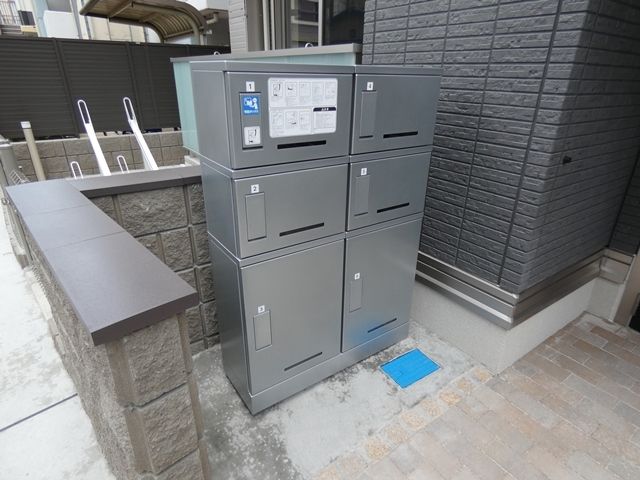 その他共有部分　不在時に便利な宅配BOXです
