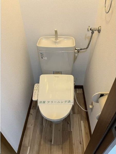 トイレ　弊社ではウォシュレットの取付もお手頃価格で承っております♪