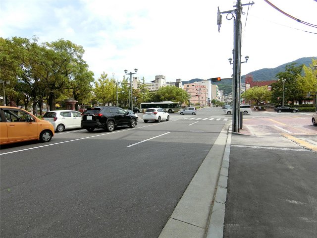 その他　しっかりと歩道のある前面道路。