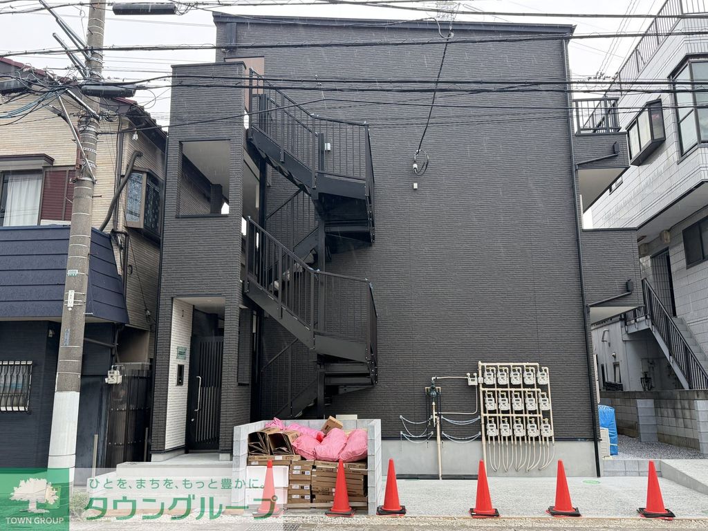 建物外観　駐車場