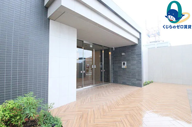 エントランス　初期費用分割可★ご希望の場所まで無料送迎サービス付♪