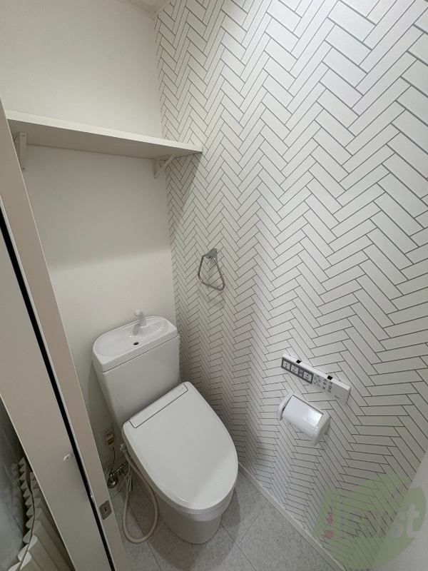 トイレ　トイレはウォシュレット付きです。シャワートイレは嬉しいですね