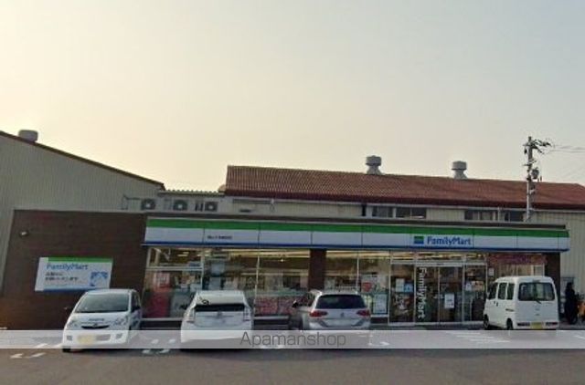 コンビニ　ファミリーマート岡山下中野西店（コンビニ）まで600m