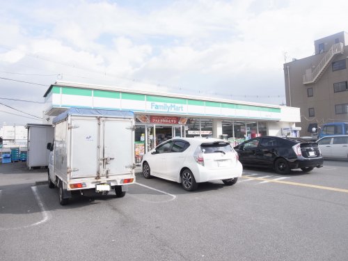 コンビニ　ファミリーマート 田原本千代店（コンビニ）まで319m