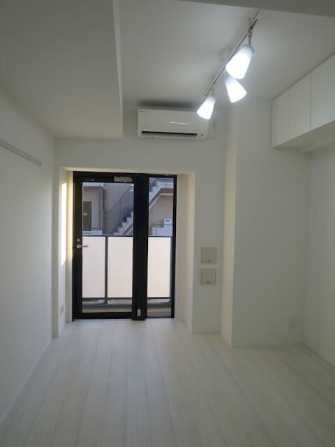 居室・リビング　南向きで日当たり良好なお部屋！暖かな日差しが入ります♪