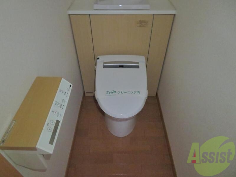 トイレ　各機能付きのトイレになりますので安心してお使いいただけます。