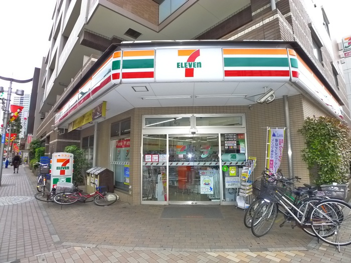 コンビニ　セブンイレブン（コンビニ）まで270m