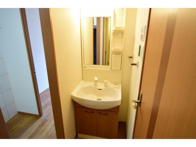 洗面設備　他号室の写真になります。