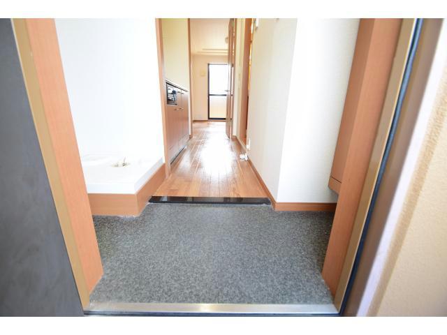 玄関　他号室の写真になります。