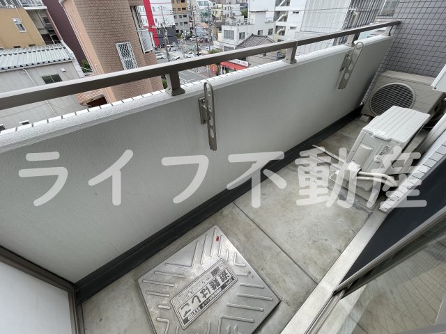 バルコニー　開放的で明るい空間を演出してくれるバルコニーです