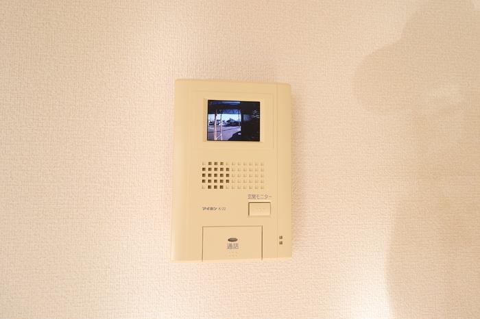 セキュリティ　モニター付きインターホン