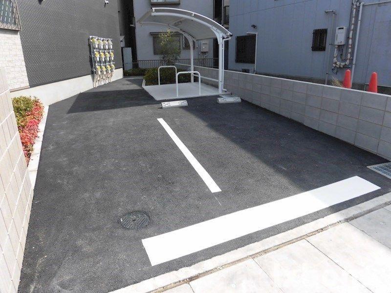 駐車場　駐車場に車を止められます