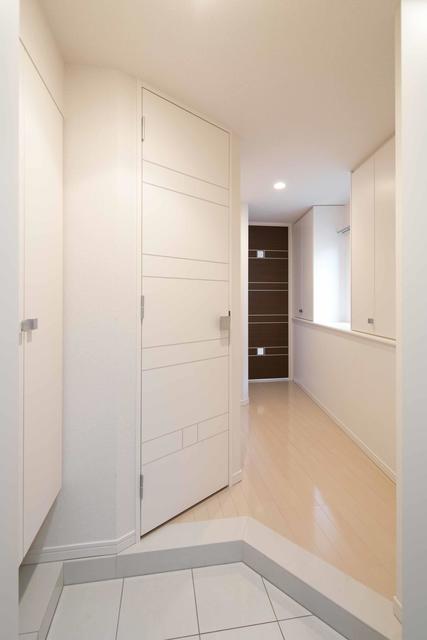 玄関　※写真は同タイプ住戸です。
