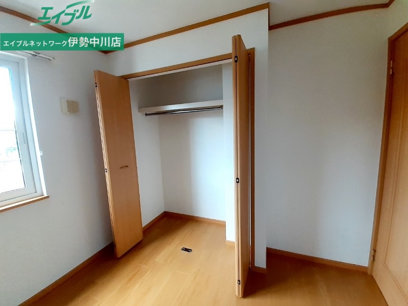 収納　同型参考写真です