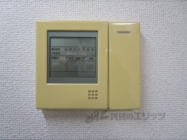 その他設備　給湯器リモコン