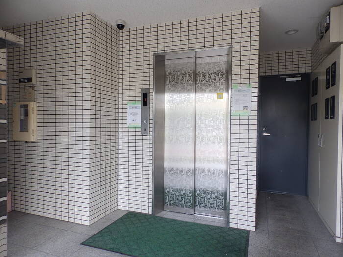エントランス　エレベーター