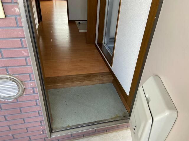 玄関　※写真は別部屋です
