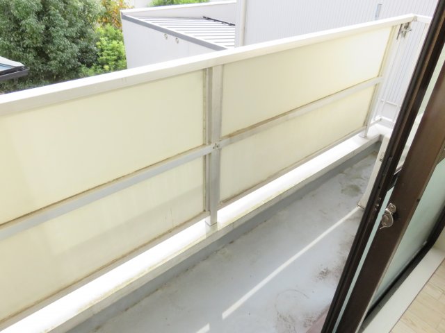 バルコニー　他のお部屋の参考写真となります。