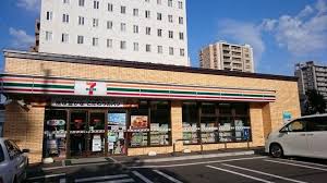 コンビニ　セブンイレブン札幌北7条西12丁目店（コンビニ）まで363m