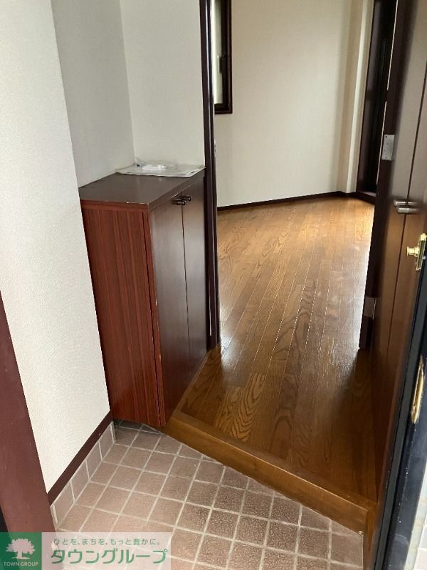 玄関　お部屋探しは株式会社　タウンハウジング　までお気軽にお問合…