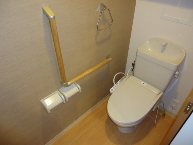 トイレ　シャワー付トイレ