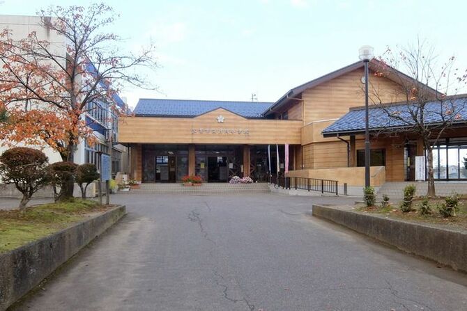 小学校　三条市立月岡小学校（小学校）まで1855m